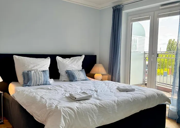 Cls Executive Penthouse Apartment *